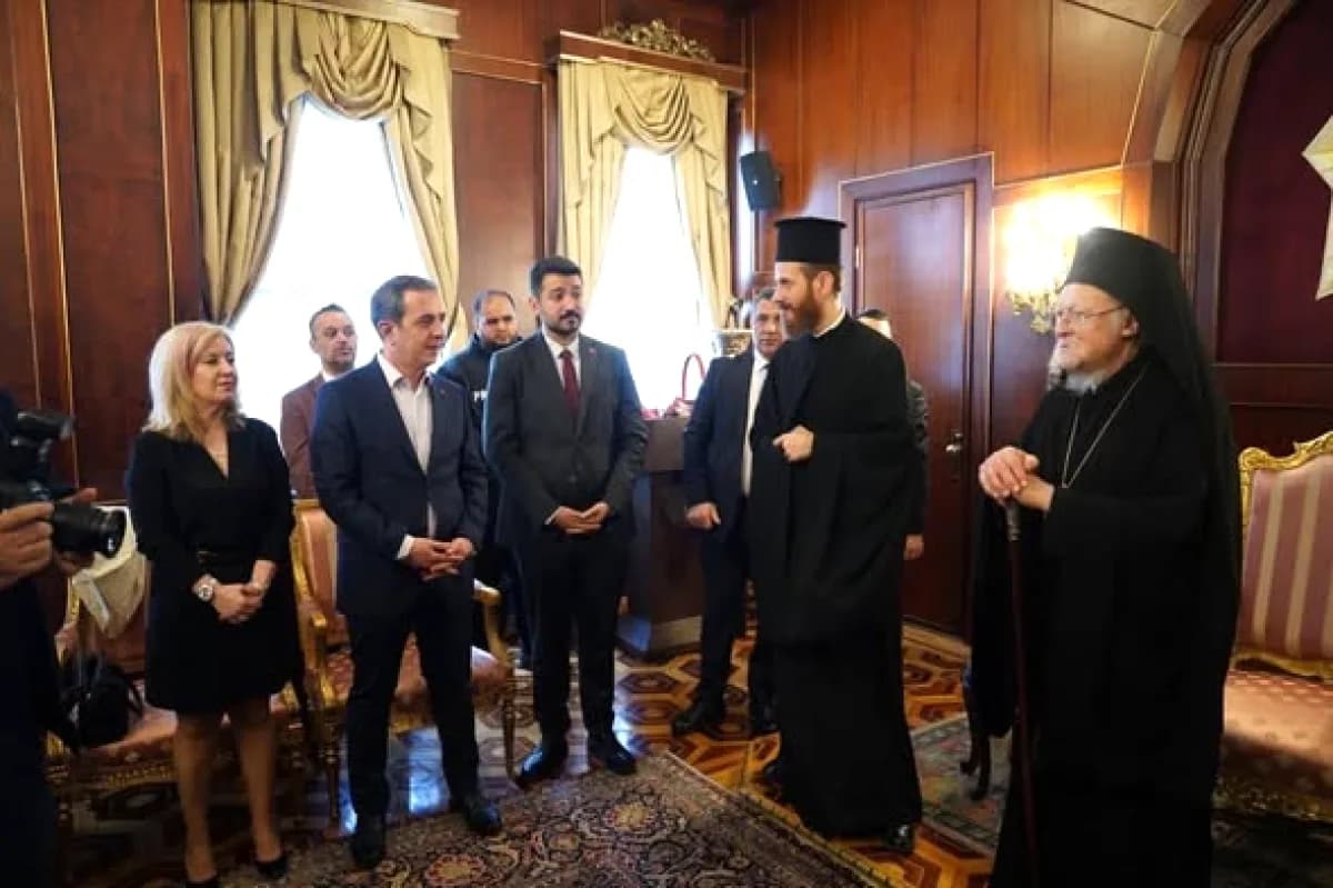 CHP İstanbul'dan Paskalya Ziyaretleri: İki Patrikhane Ziyaret Edildi CHP İstanbul'dan Paskalya Ziyaretleri: İki Patrikhane Ziyaret Edildi