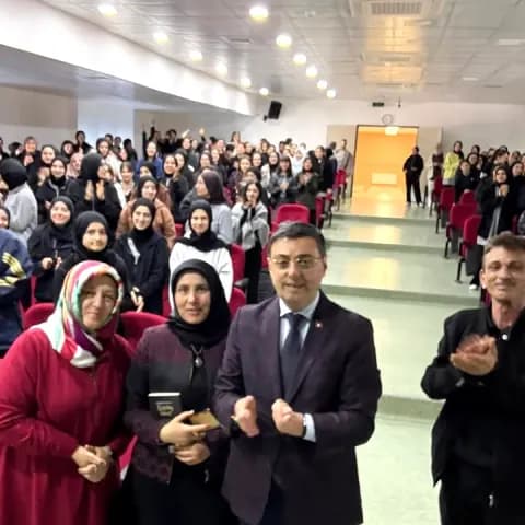 AK Partili Bayram, Kocaeli'de Gençlerle "Buğday Tanesi" Söyleşisinde Buluştu