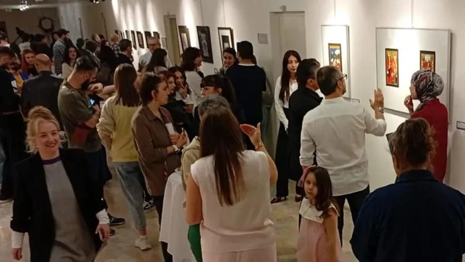 ÇAKÜ'de Geleneksel Miras Modern Yorumla: Minyatür Sanatı Sergisi görseli