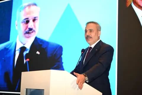AK Parti'den Strateji Kampı: Bakan Fidan Bursa'da Teşkilatla Buluştu