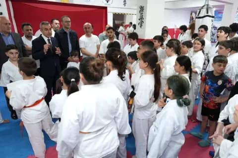 Beyoğlu'nda Karate Sporcularının Kuşak Törenine Kaymakam Katılımı