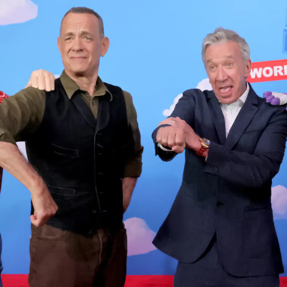 Tim Allen ve Tom Hanks'in 30 Yıllık Dostluk Sırrı: 'Hiç Bu Kadar Güvenmemiştim' görseli