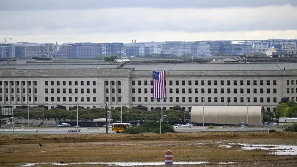 Pentagon'da Hareketli Saatler: Tehlikeli Madde Alarmı ile Tahliyeler Gerçekleşti görseli