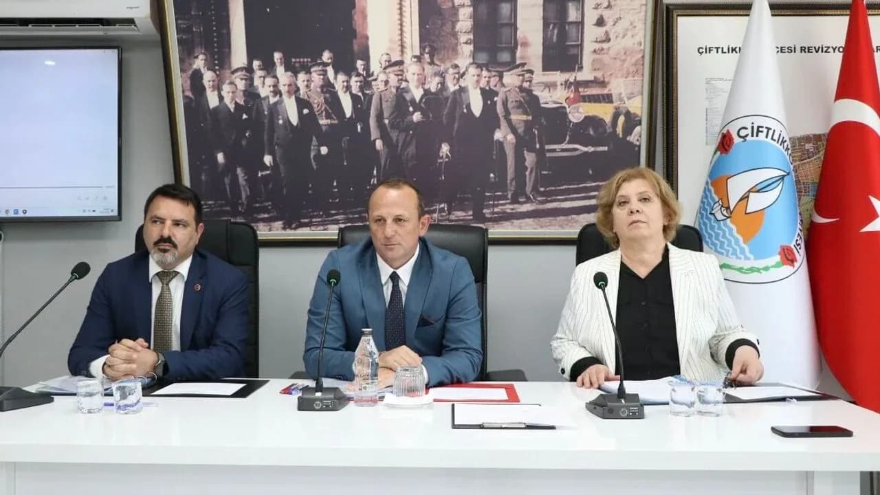 Çiftlikköy'de Su ve Katı Atık Ücretleri Güncellendi: Yeni Tarifeler Ne Zaman Geçerli? Çiftlikköy'de Su ve Katı Atık Ücretleri Güncellendi: Yeni Tarifeler Ne Zaman Geçerli?