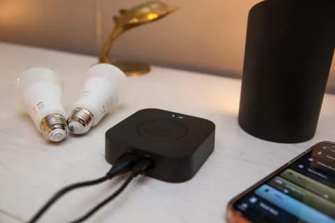 Philips Hue Bridge Pro ve SpatialAware: Akıllı Aydınlatmada Yeni Dönem
