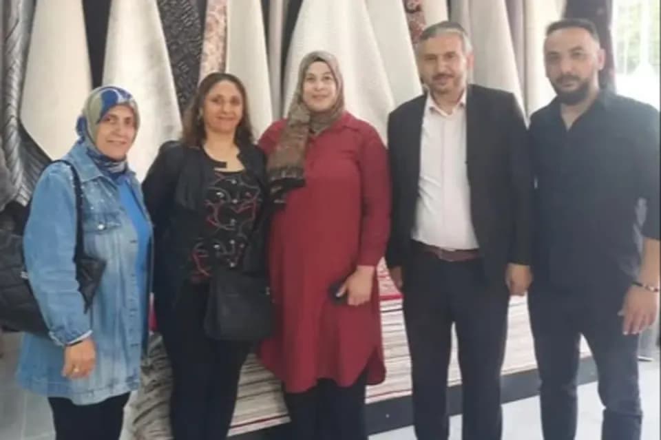 AK Parti Çiftlikköy Kadın Kolları'ndan Yerel Esnafa Tam Destek görseli