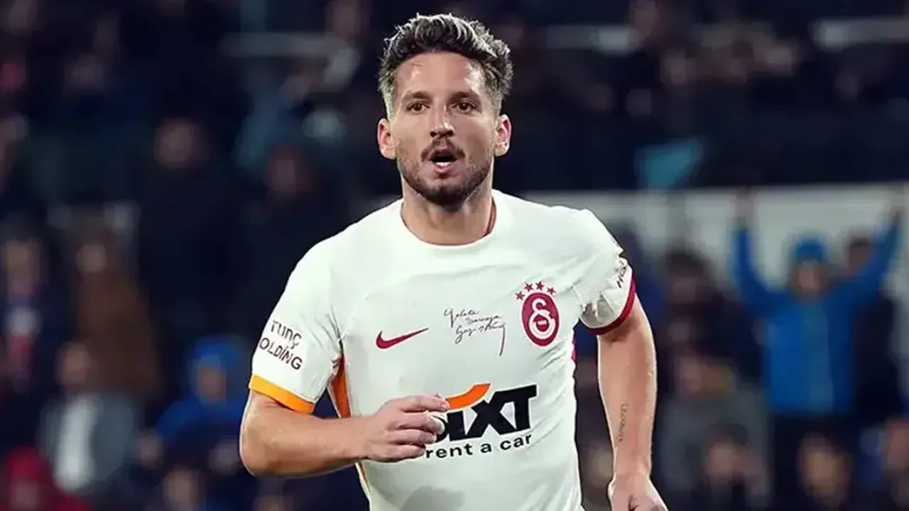Saha dışına veda eden efsane: Dries Mertens'in unutulmaz kariyer yolculuğu
