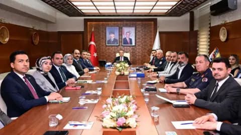 Nevşehir'de sahipsiz hayvanlar için kritik adım: Vali Kök başkanlığında toplandılar
