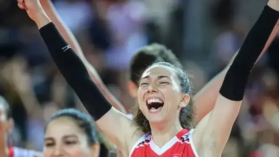 Sultanlar Ligi'nde Transfer Bombası: Zeren Spor Tecrübeli Yıldızı Kadrosuna Kattı görseli