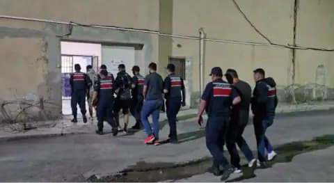 Mersin'den Sivas'a Uzanan Hırsızlık Şebekesi Çökertildi: 5 Tutuklama