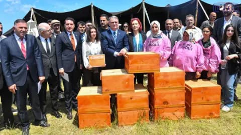 Van'da Arıcılığa Dev Destek: 150 Çiftçiye %85 Hibe ile Kovan Dağıtıldı