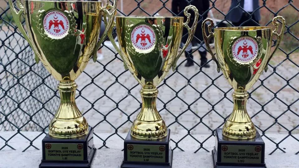 U15 Softbol Türkiye Şampiyonu Belli Oldu: Kupayı İznik Belediyespor Kaldırdı görseli
