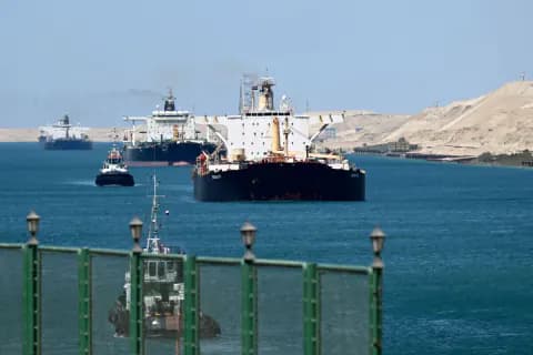 Süveyş Kanalı'nda Petrol Trafiği Rekor Kırdı: Hormuz Boğazı Kapanışı Etki Yaratıyor
