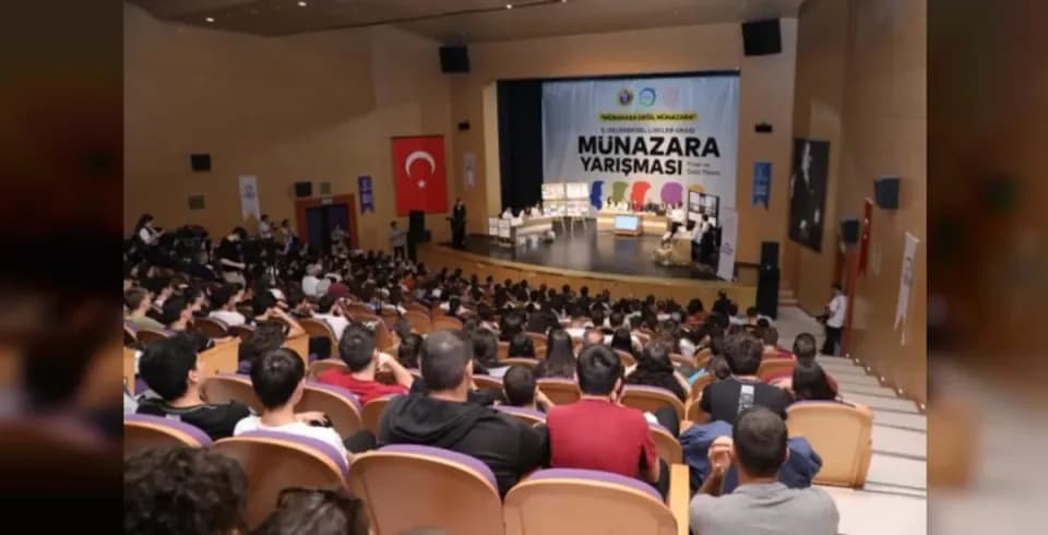 Ordu'da Gençlerin Hitabet Savaşı: Kabadüz ÇPL Şampiyonluk Kupasını Kaldırdı görseli