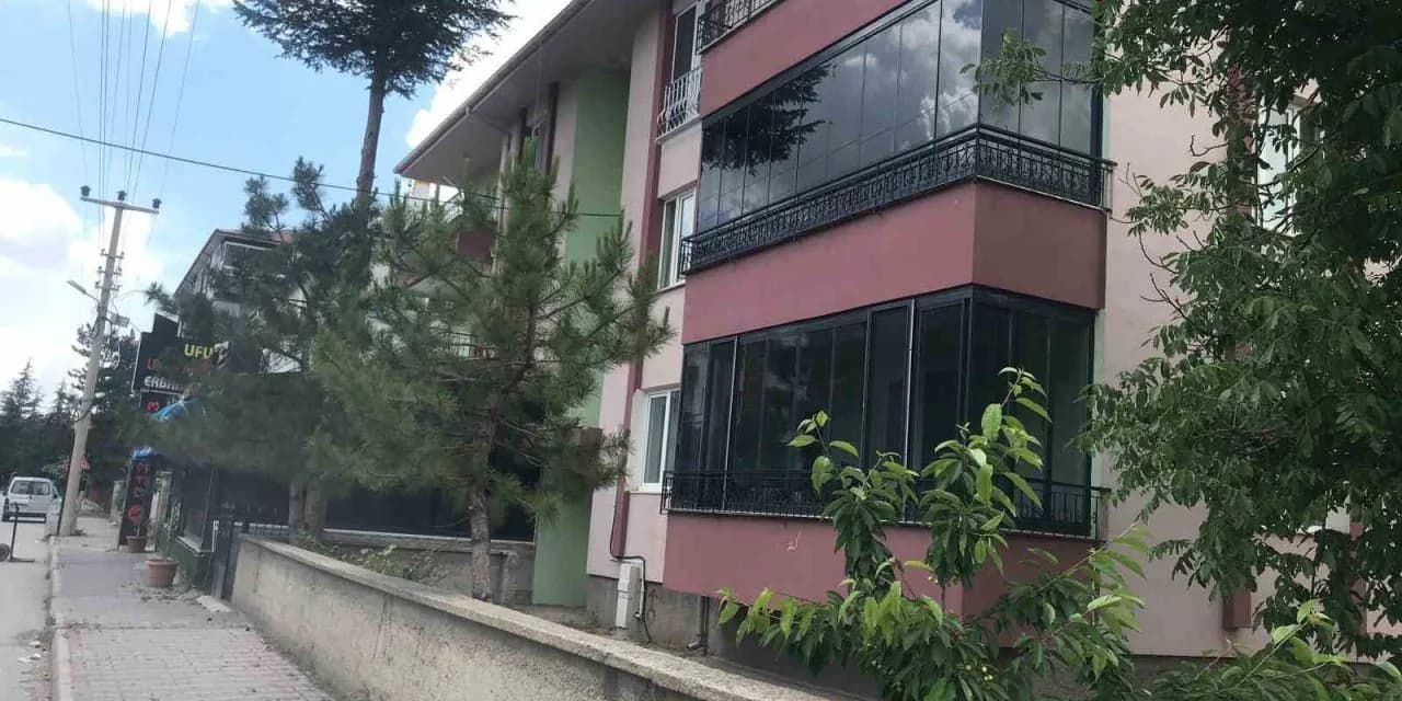 Konya Ereğli'de Yaşlı Kadın Cinayeti: Komşusu ve 2 Yardımcısı Tutuklandı Konya Ereğli'de Yaşlı Kadın Cinayeti: Komşusu ve 2 Yardımcısı Tutuklandı