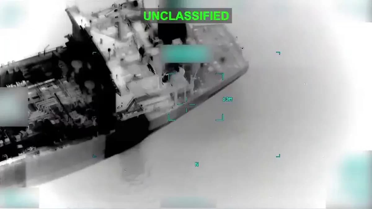ABD'den Umman Açıklarında Kritik Operasyon: Ablukayı Zorlayan Tanker Vuruldu