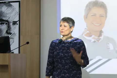 Sağlık Çalışanlarının Zorlu Sınavı: Kanserli Ebeveynlere Bakmak ve Mesleki Rol
