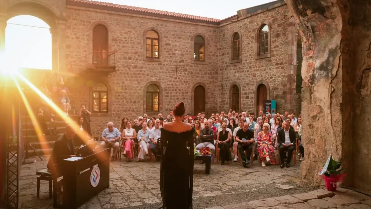 Tarihi Kızlar Manastırı'nda Opera Rüzgarı: Sanatseverler Büyülendi