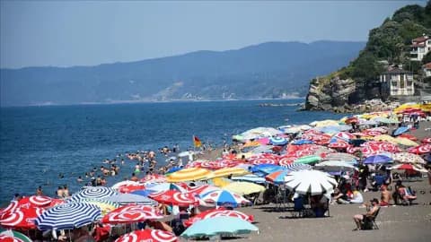 Bolu'ya En Yakın Mavi Bayraklı Plajlar: İşte Temiz ve Güvenli Liste