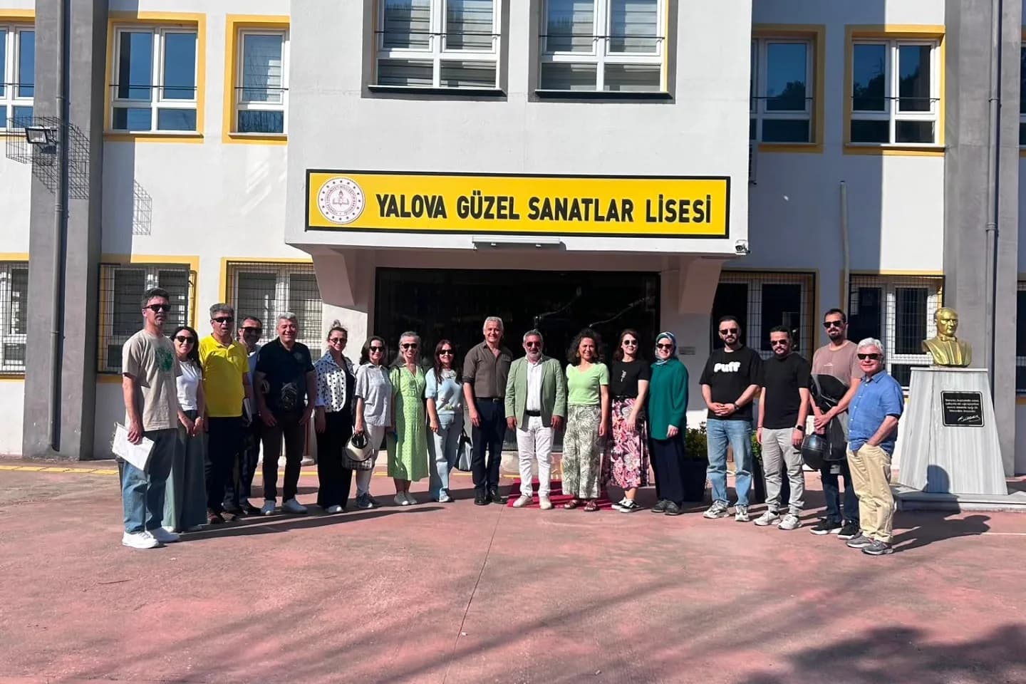 Yalova Güzel Sanatlar Lisesi'nde Yeni Dönem: Açık Uçlu Soru Eğitimi Tamamlandı Yalova Güzel Sanatlar Lisesi'nde Yeni Dönem: Açık Uçlu Soru Eğitimi Tamamlandı