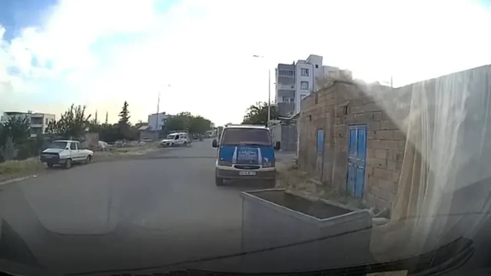 Siverek'te Korkutan Kaza: Bisikletli Çocuğun Yola Çıktığı Anlar Kamerada görseli