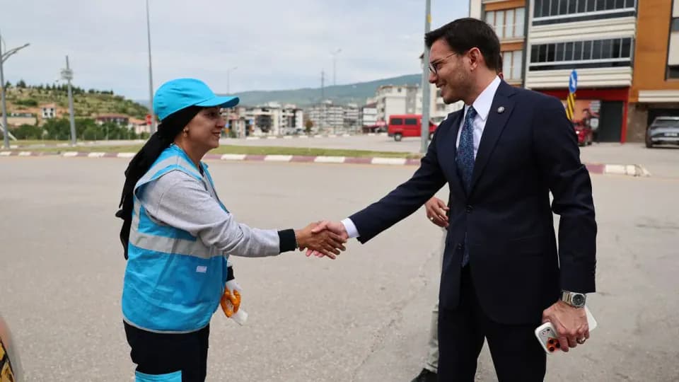 Tokat Belediyesi'nden İl İlk: Çöp Taksi Direksiyonunda Kadın Gücü görseli