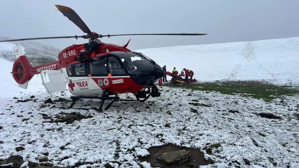 Alplerde Mucize Kurtuluş: Kar Altında Bir Gece Geçiren Dağcı Kurtarıldı görseli