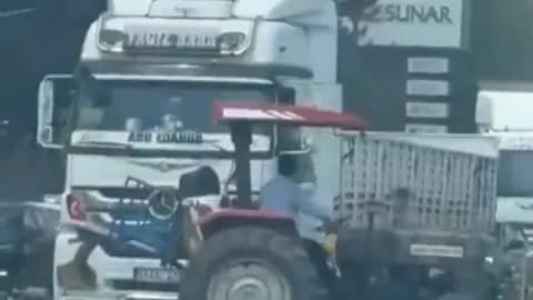 Adana'da Trafik Gerginliği Sopalı Kavgaya Dönüştü: D-400'de Korkutan Anlar