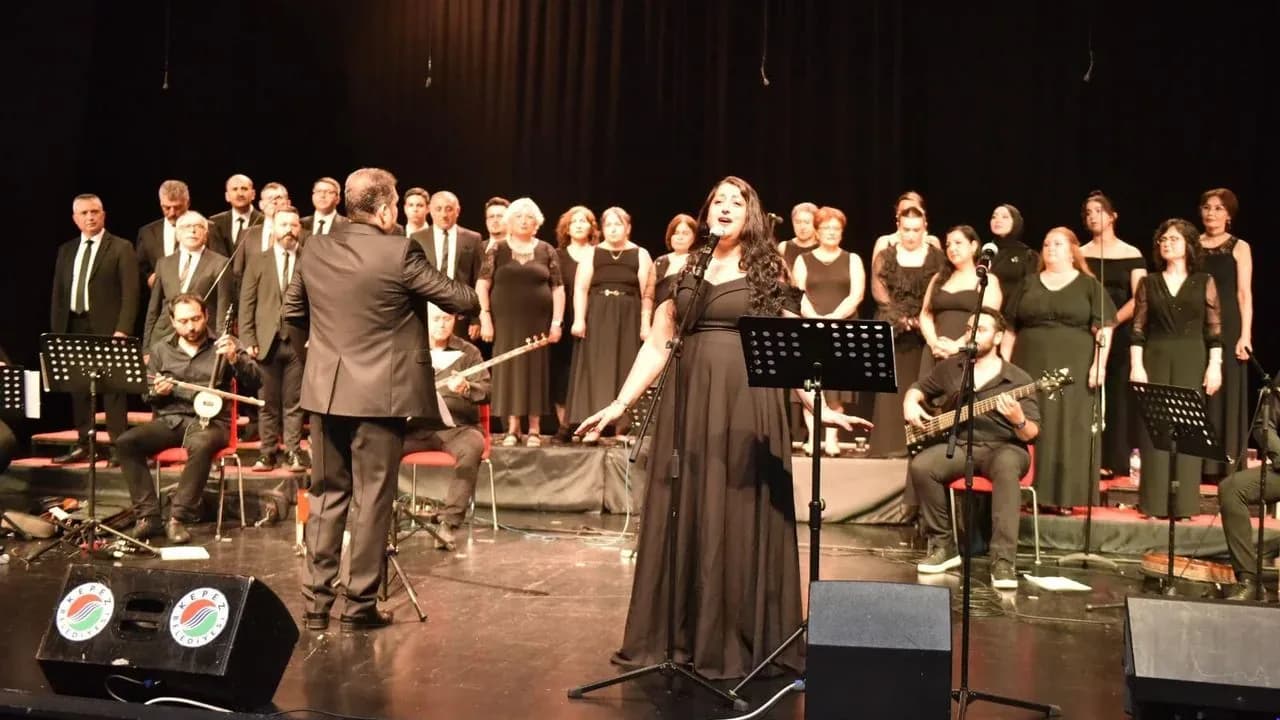 Antalya Kepez'de Türküler Yankılandı: Mimar Sinan Akademi'den Görkemli Final