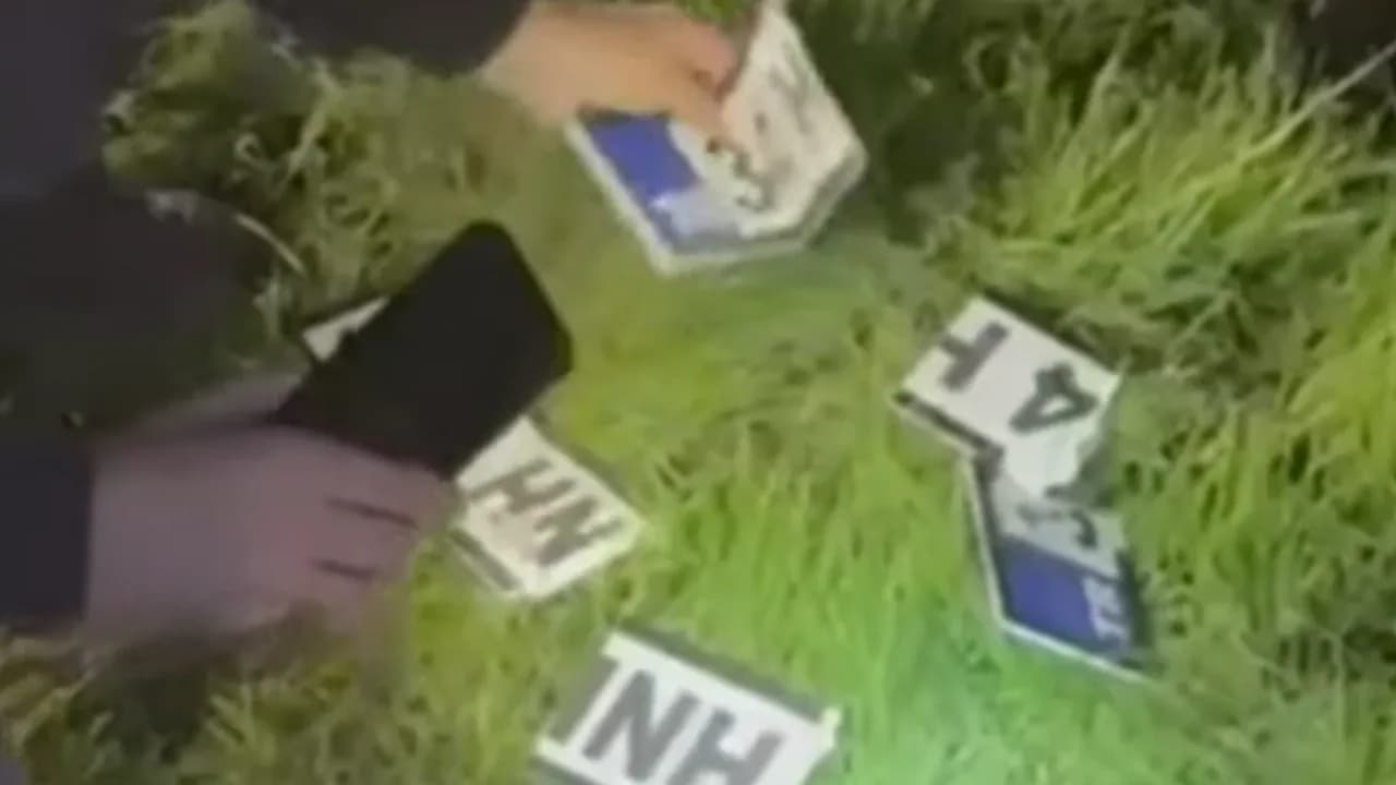 Yalova'da 100 Bin Dolarlık Emlak Tuzağı: Sahte Plakalı Kaçış Operasyonla Son Buldu Yalova'da 100 Bin Dolarlık Emlak Tuzağı: Sahte Plakalı Kaçış Operasyonla Son Buldu