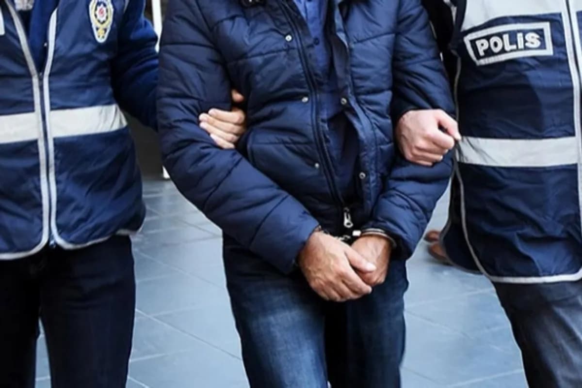 18 İlde Dev Bahis Operasyonu: 61 Gözaltı, 37 Firari Aranıyor 18 İlde Dev Bahis Operasyonu: 61 Gözaltı, 37 Firari Aranıyor