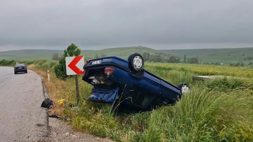 Yozgat Alaca'da Korkutan Kaza: Kontrolden Çıkan Otomobil Takla Attı görseli