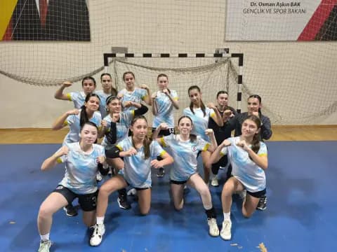 Çatalca Belediyespor Kız Hentbol Takımı Farklı Galibiyet Aldı