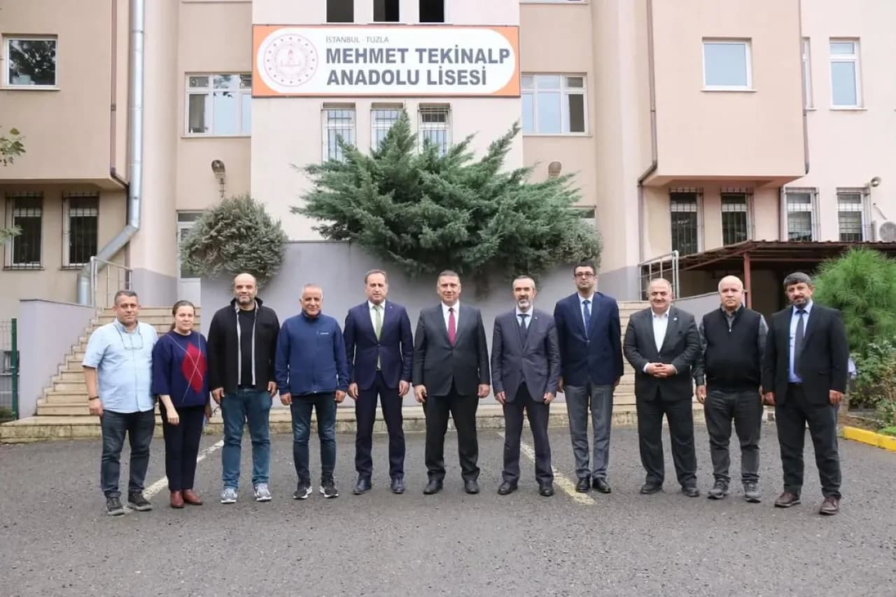 İstanbul Tuzla'da Mehmet Tekinalp Anadolu Lisesi'ne Protokol Ziyareti İstanbul Tuzla'da Mehmet Tekinalp Anadolu Lisesi'ne Protokol Ziyareti