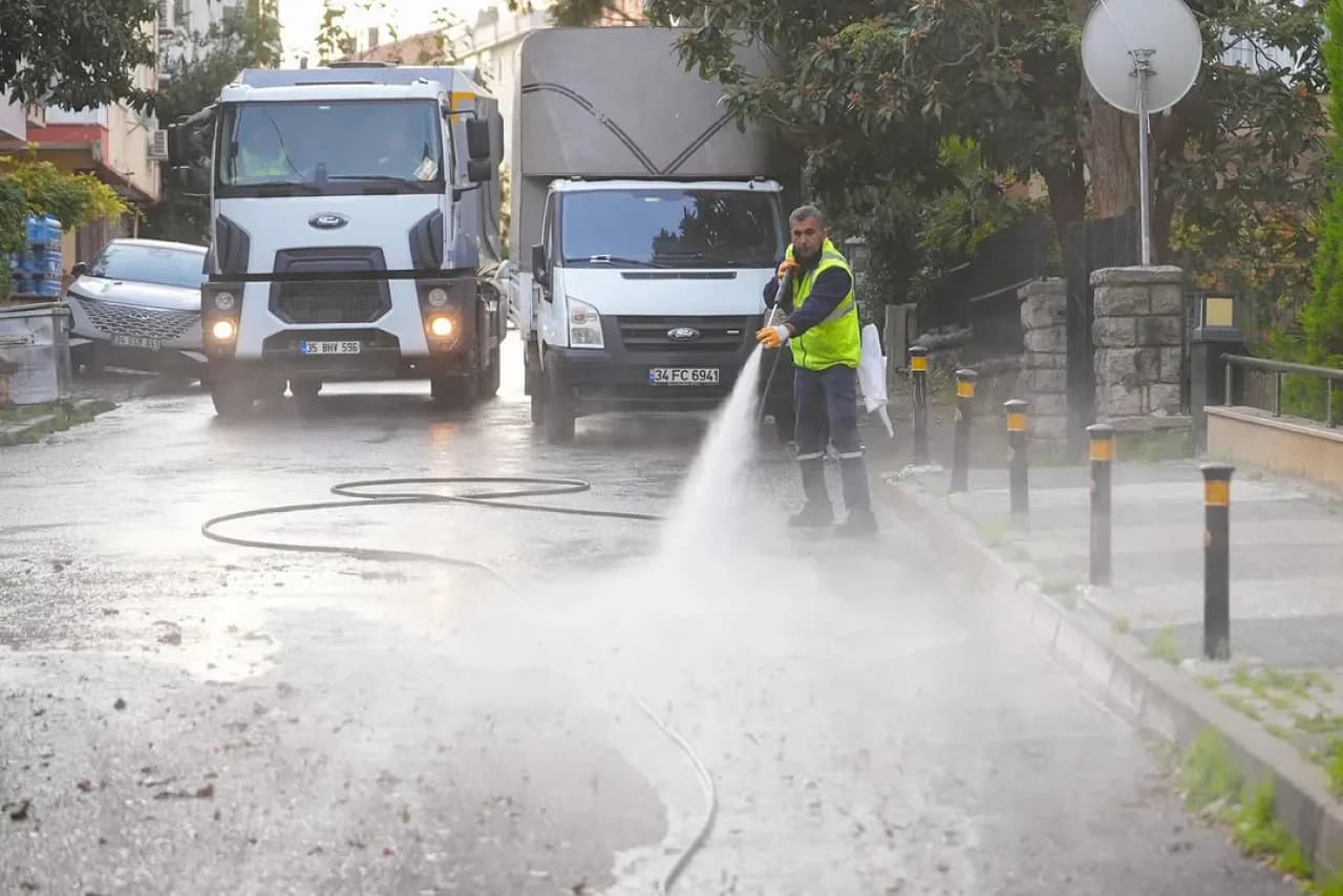 Maltepe Belediyesi Mahalle Temizlik Çalışmalarını Hızlandırdı Maltepe Belediyesi Mahalle Temizlik Çalışmalarını Hızlandırdı