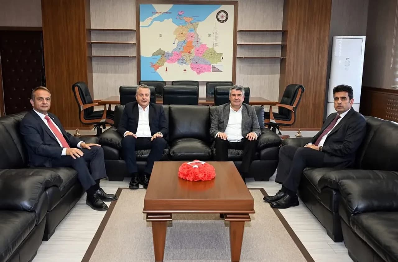 Karesi Belediyesi, Balıkesir İl Emniyet Müdürü Şükrü Yaman'ı Ziyaret Etti Karesi Belediyesi, Balıkesir İl Emniyet Müdürü Şükrü Yaman'ı Ziyaret Etti
