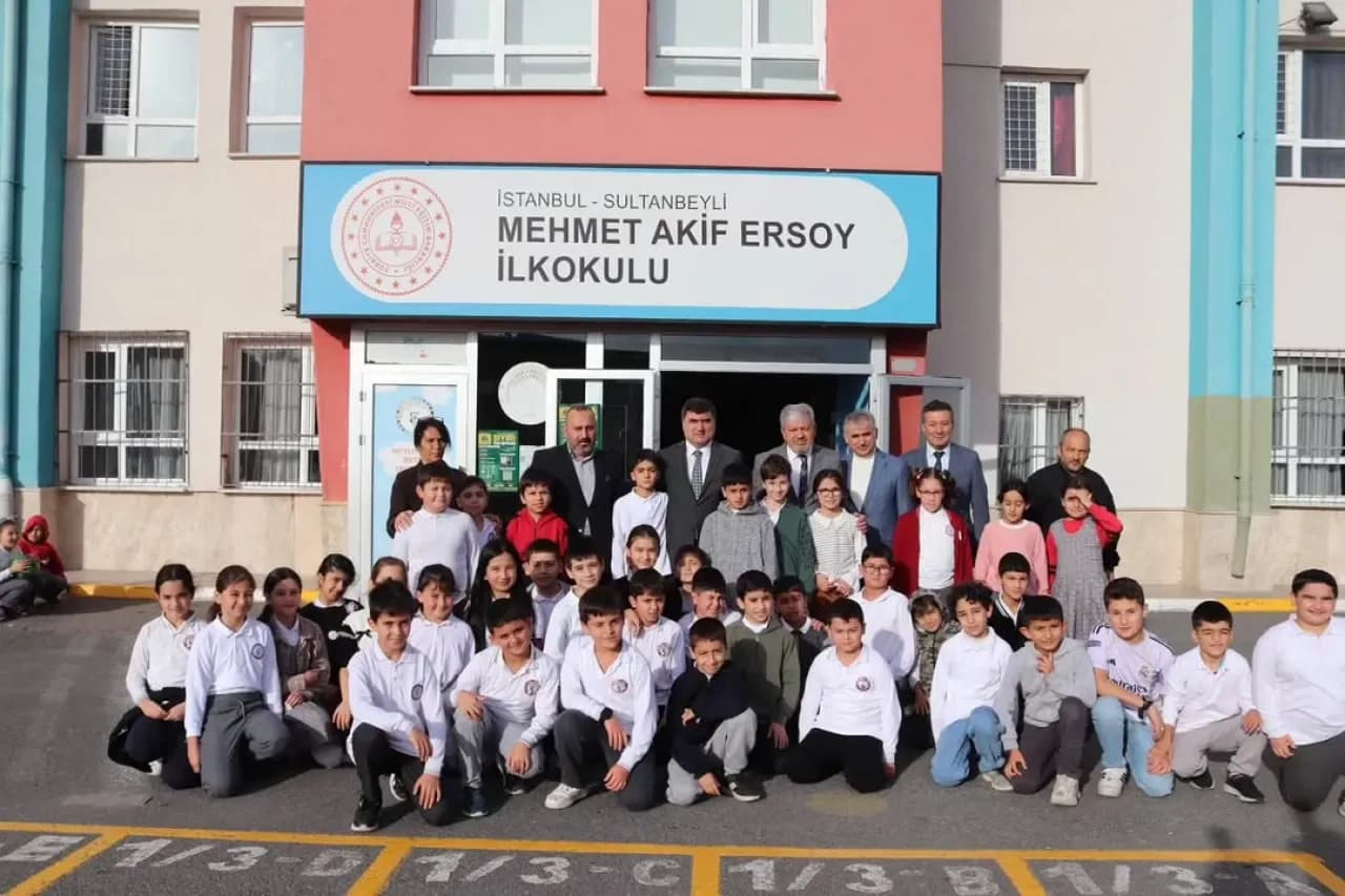 Sultanbeyli'de Okul Ziyareti: Mehmet Akif Ersoy İlkokulu'nda Eğitim Değerlendirmesi Sultanbeyli'de Okul Ziyareti: Mehmet Akif Ersoy İlkokulu'nda Eğitim Değerlendirmesi