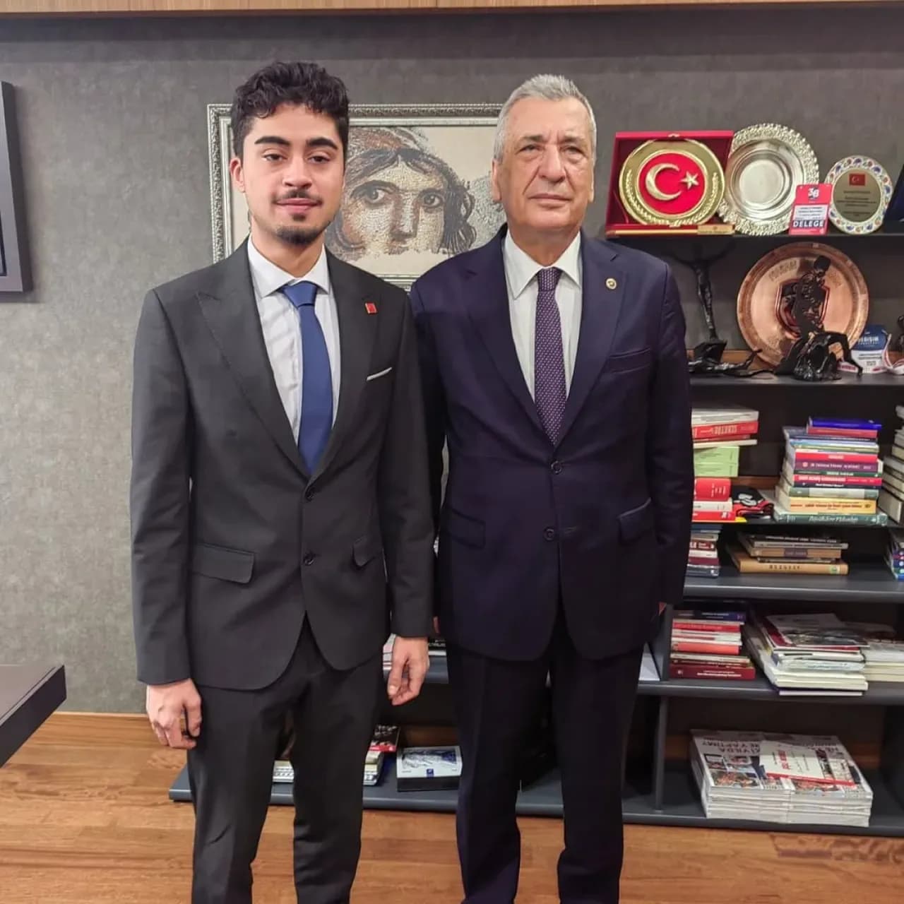 Gaziantep Milletvekili Hasan Öztürkmen, Ankara'da Okuyan Hemşehrisi Kaan Özmen'i Kabul Etti