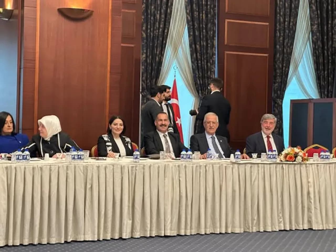 AK Parti Bursa Milletvekili Aydın, Dışişleri Bakanı Fidan'ın Uluslararası Gündem Değerlendirmesine Katıldı AK Parti Bursa Milletvekili Aydın, Dışişleri Bakanı Fidan'ın Uluslararası Gündem Değerlendirmesine Katıldı