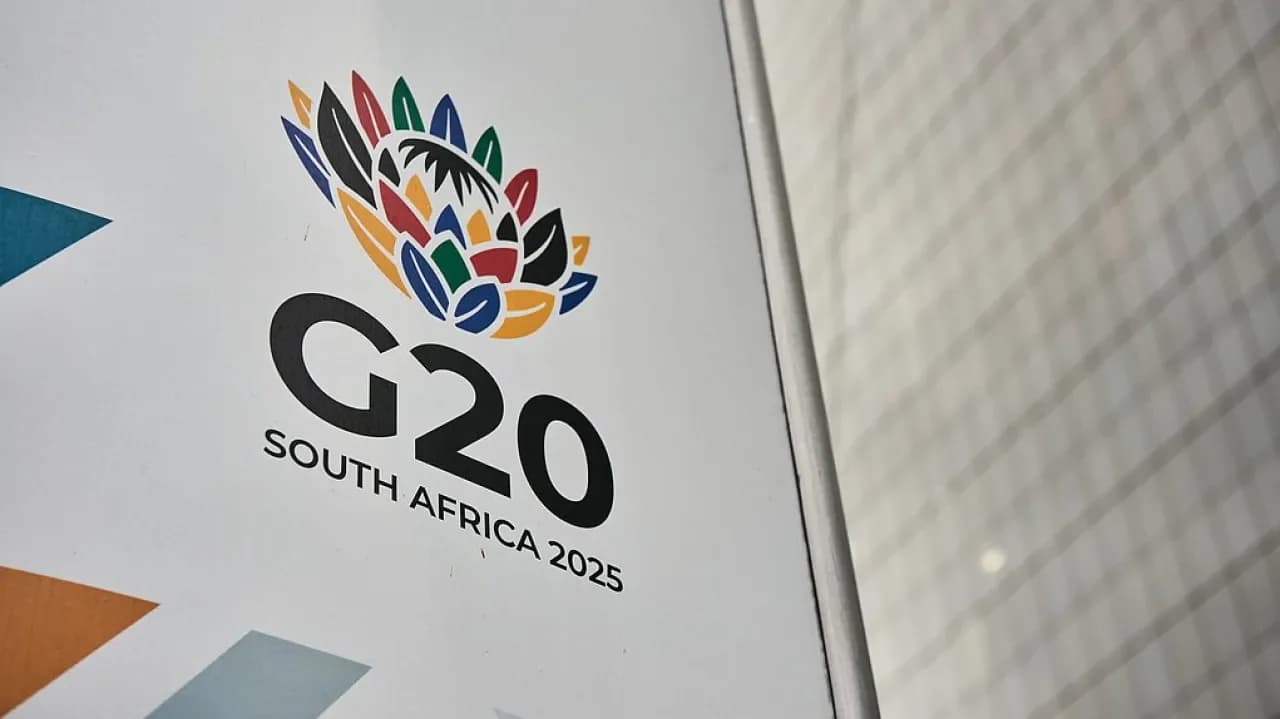 Çin Başbakanı Li Qiang, Güney Afrika'da Düzenlenecek G20 Zirvesi'ne Katılmak Üzere Johannesburg'a Ulaştı Çin Başbakanı Li Qiang, Güney Afrika'da Düzenlenecek G20 Zirvesi'ne Katılmak Üzere Johannesburg'a Ulaştı