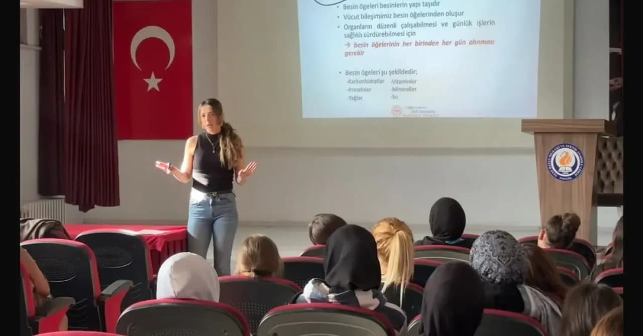 İnegöl'de Öğrencilere Diyabet, Sağlıklı Beslenme ve Fiziksel Aktivite Eğitimi İnegöl'de Öğrencilere Diyabet, Sağlıklı Beslenme ve Fiziksel Aktivite Eğitimi