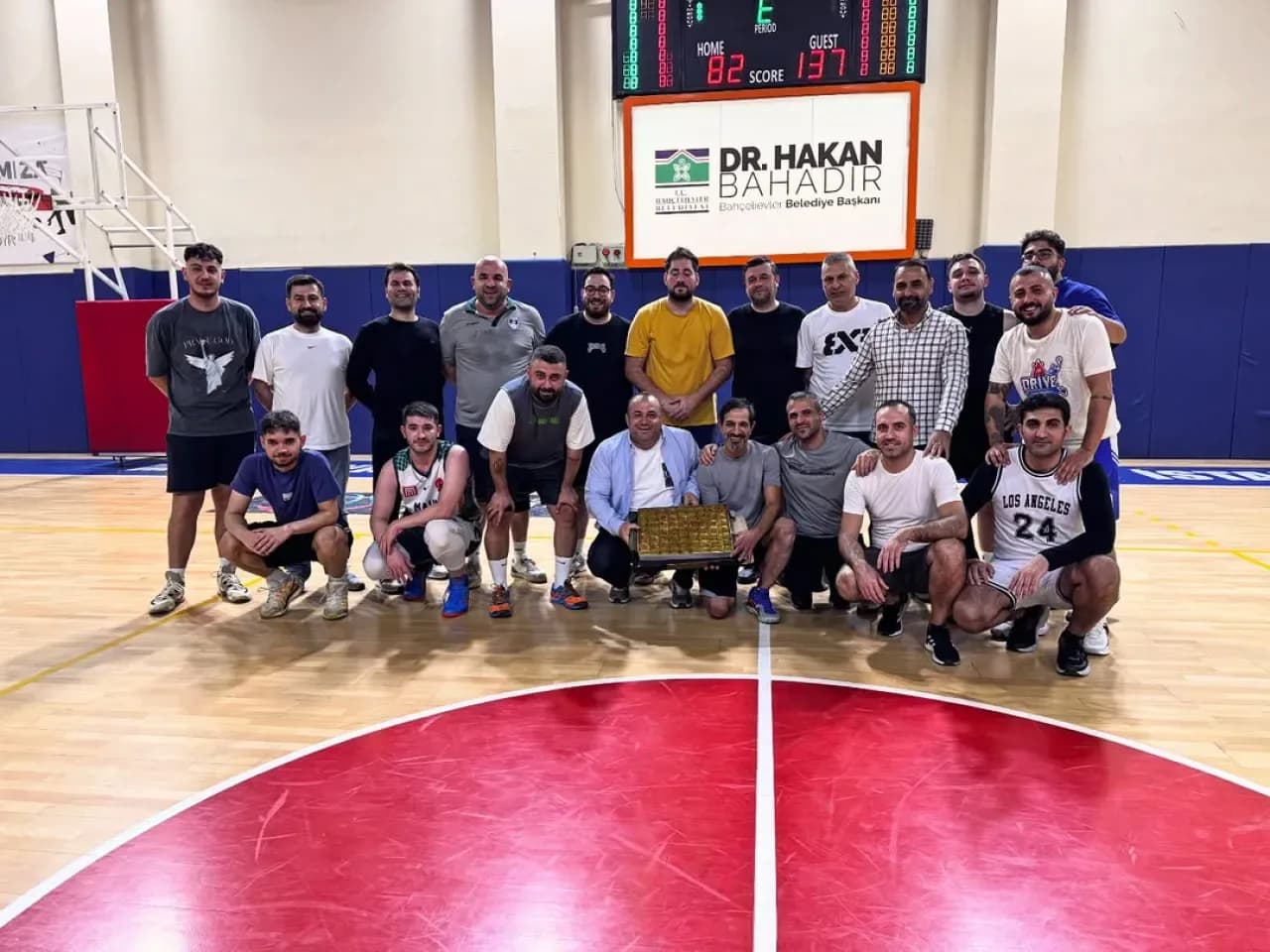 Bahçelievler Belediyesi Basketbol Takımı Veliler ve Antrenörlerle Hazırlık Maçında Buluştu Bahçelievler Belediyesi Basketbol Takımı Veliler ve Antrenörlerle Hazırlık Maçında Buluştu