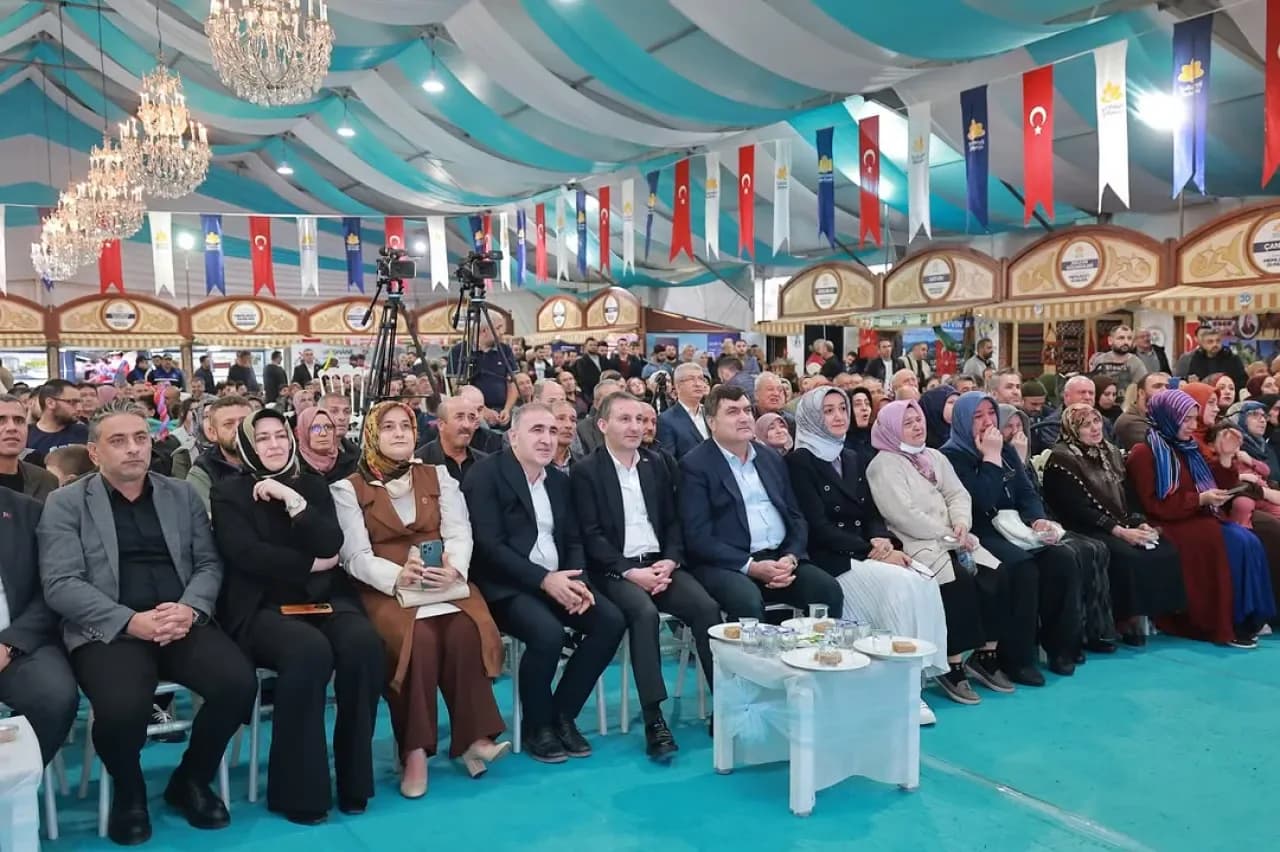 Sultanbeyli'de Artvin Rüzgarları Esti: Hemşehriler Buluşması Gerçekleşti Sultanbeyli'de Artvin Rüzgarları Esti: Hemşehriler Buluşması Gerçekleşti