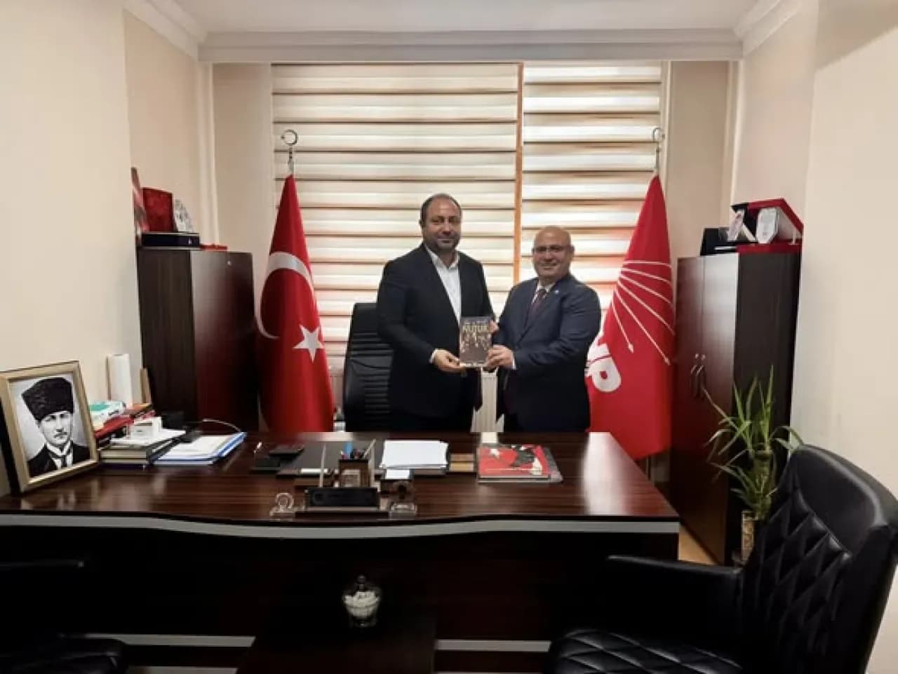 İYİ Parti'den CHP Avcılar İlçe Başkanlığı'na Hayırlı Olsun Ziyareti