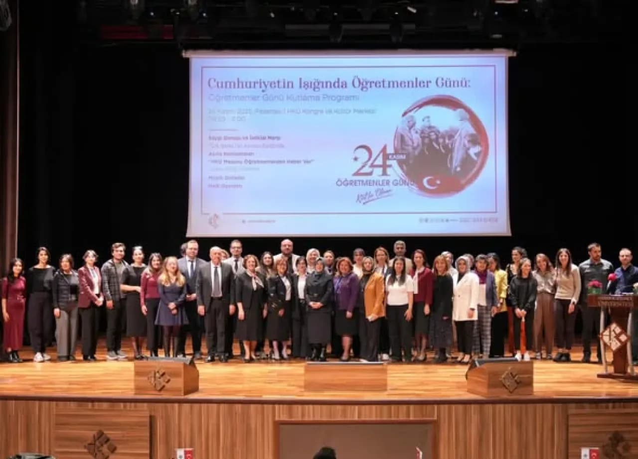 Hasan Kalyoncu Üniversitesi'nde 24 Kasım Öğretmenler Günü Coşkuyla Kutlandı Hasan Kalyoncu Üniversitesi'nde 24 Kasım Öğretmenler Günü Coşkuyla Kutlandı