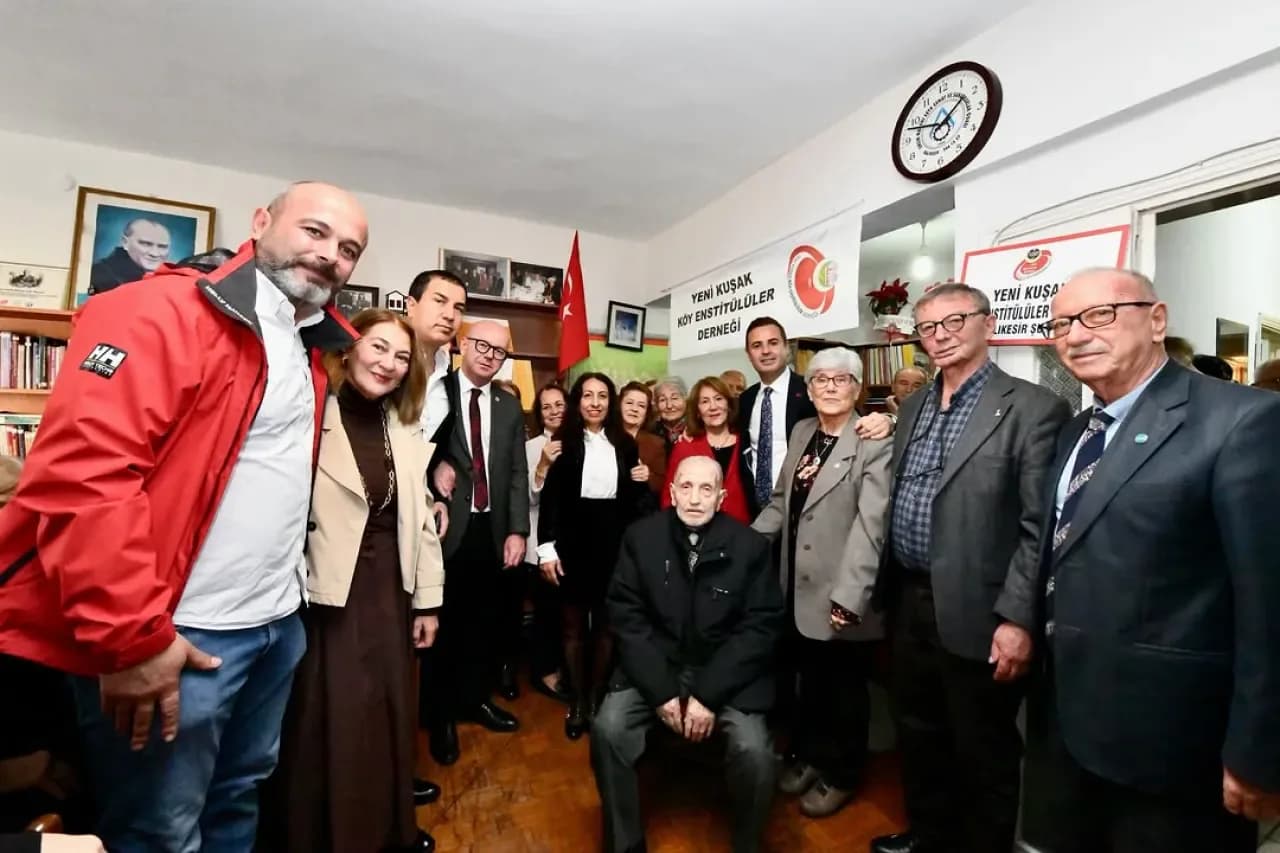 Balıkesir'de Öğretmenler Günü, Atatürk ve Köy Enstitüleri Ruhuyla Kutlandı Balıkesir'de Öğretmenler Günü, Atatürk ve Köy Enstitüleri Ruhuyla Kutlandı
