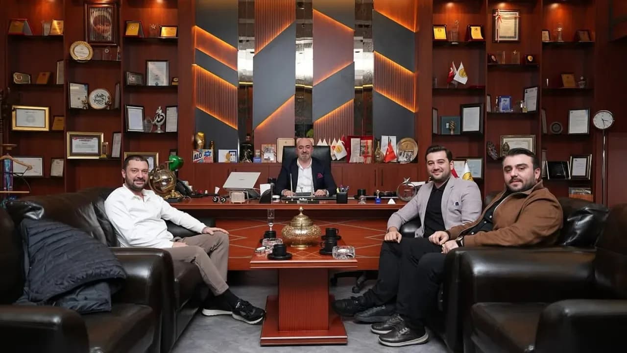 Gaziantep Milletvekili Mesut Bozatlı, Adnan Şirketler Grubu'nu Ziyaret Etti