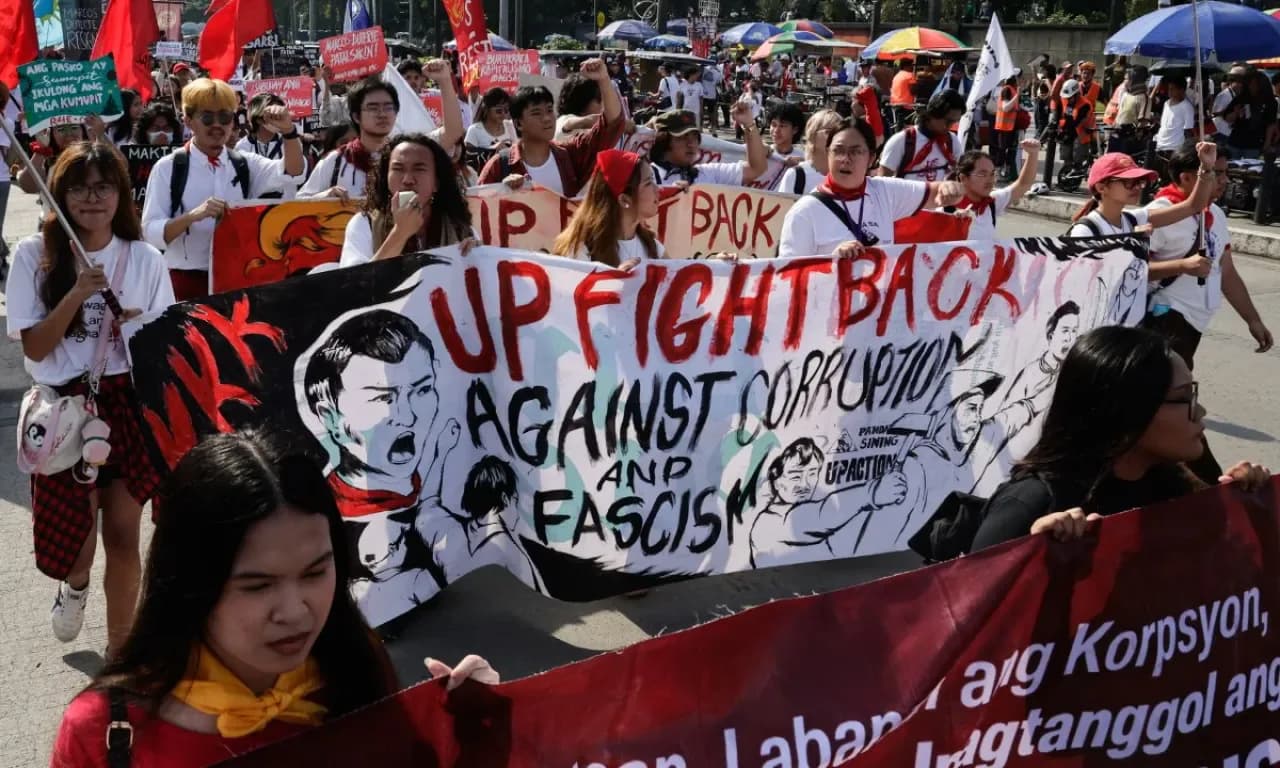 Filipinler'de Yolsuzluk Skandalı Protestolara Yol Açtı, Çin Vatandaşlarına Güvenlik Uyarısı Filipinler'de Yolsuzluk Skandalı Protestolara Yol Açtı, Çin Vatandaşlarına Güvenlik Uyarısı