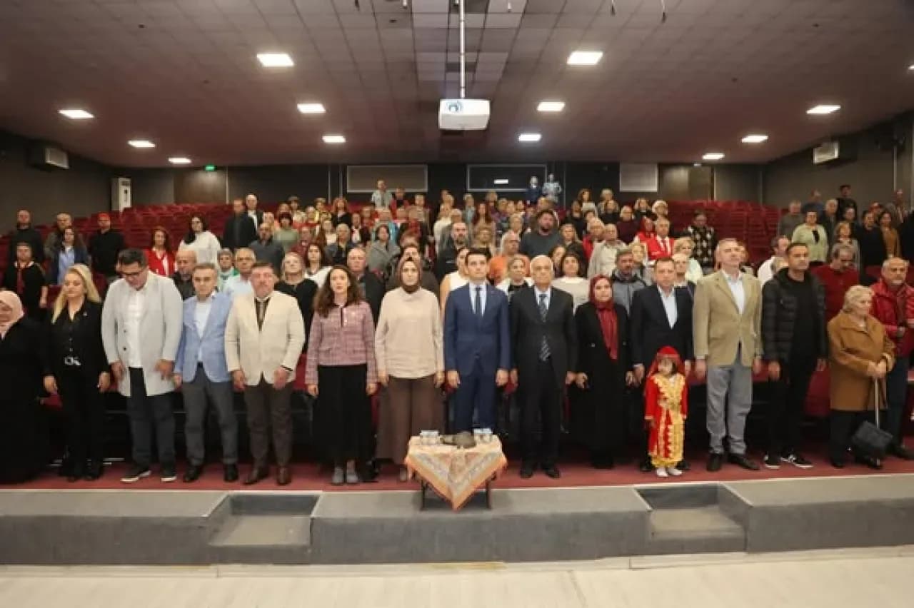 İzmir Urla'da Dünya Engelliler Günü'nde "Engelsiz Kültür Mozaiği" Etkinliği Düzenlendi İzmir Urla'da Dünya Engelliler Günü'nde "Engelsiz Kültür Mozaiği" Etkinliği Düzenlendi