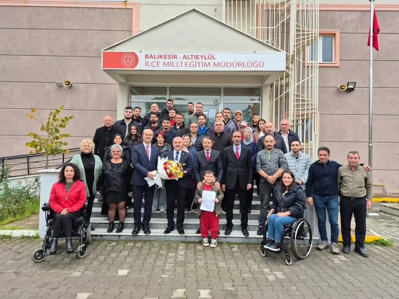 Balıkesir İl Milli Eğitim Müdürü Murat Demir, Altıeylül İlçe Milli Eğitim Müdürlüğü'ne Veda Ziyareti Gerçekleştirdi